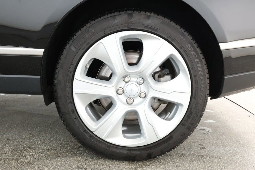 Used 2022 Land Rover Range Rover Westminster Edition image 7