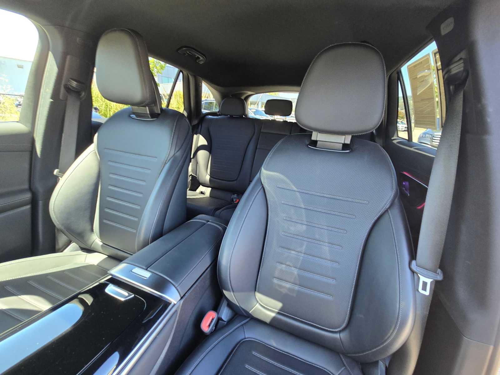 Used 2025 Mercedes-Benz GLC 350e 4MATIC image 22