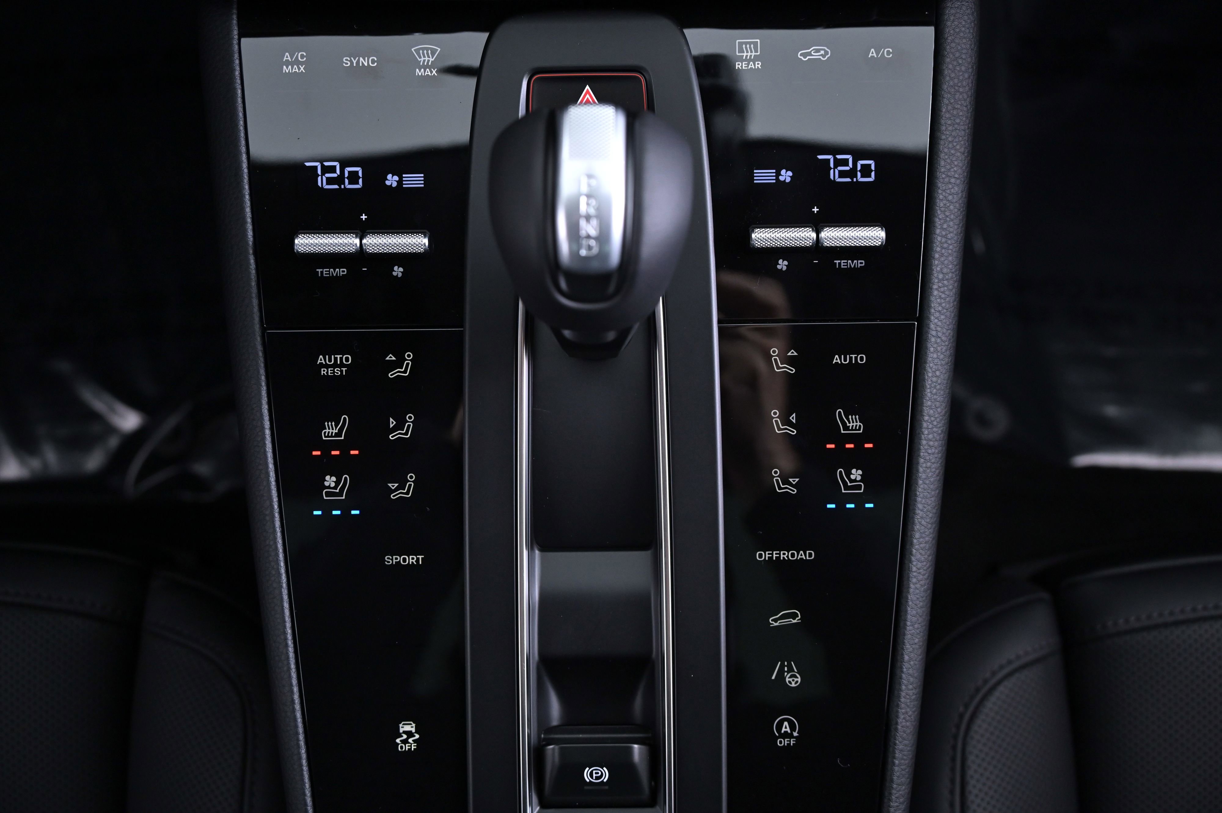 Certified 2025 Porsche Macan image 43