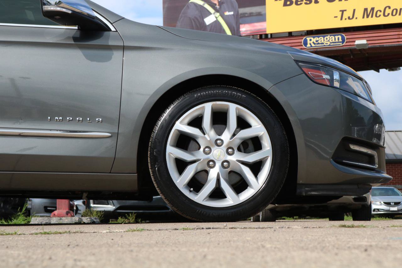 Used 2016 Chevrolet Impala LTZ w/ Enhanced Convenience Package FWD image 9