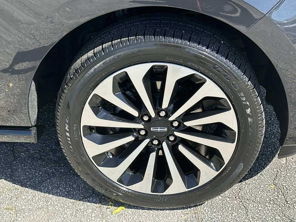 Certified 2024 Lincoln Navigator Reserve image 12