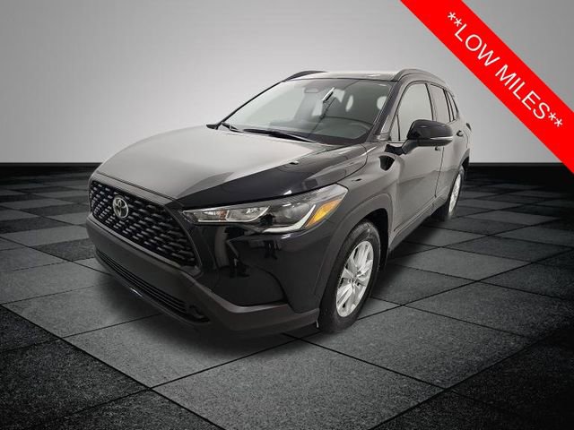 Certified 2023 Toyota Corolla Cross LE image 3