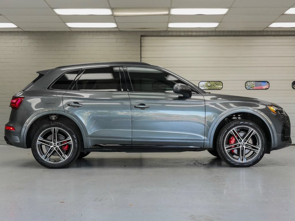 Used 2024 Audi Q5 e Premium Plus w/ Premium Plus Package AWD/4WD image 3