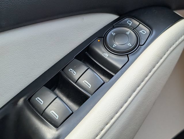 Used 2023 Buick Enclave Essence FWD image 21