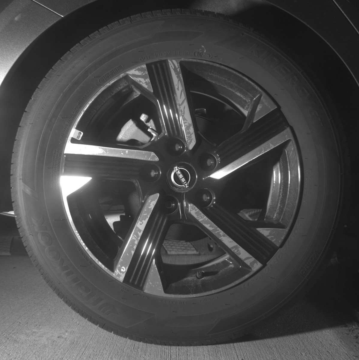Used 2025 Nissan Sentra SV FWD image 15