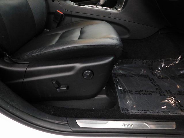 Used 2018 Jeep Grand Cherokee Limited image 33