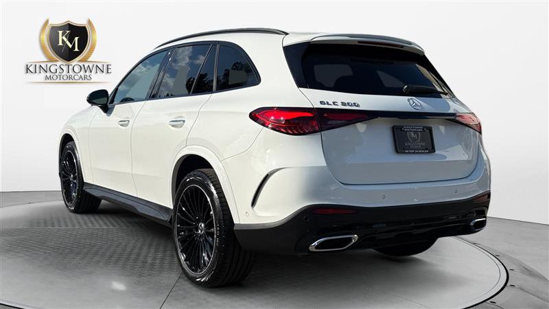 Used 2025 Mercedes-Benz GLC 300 image 3