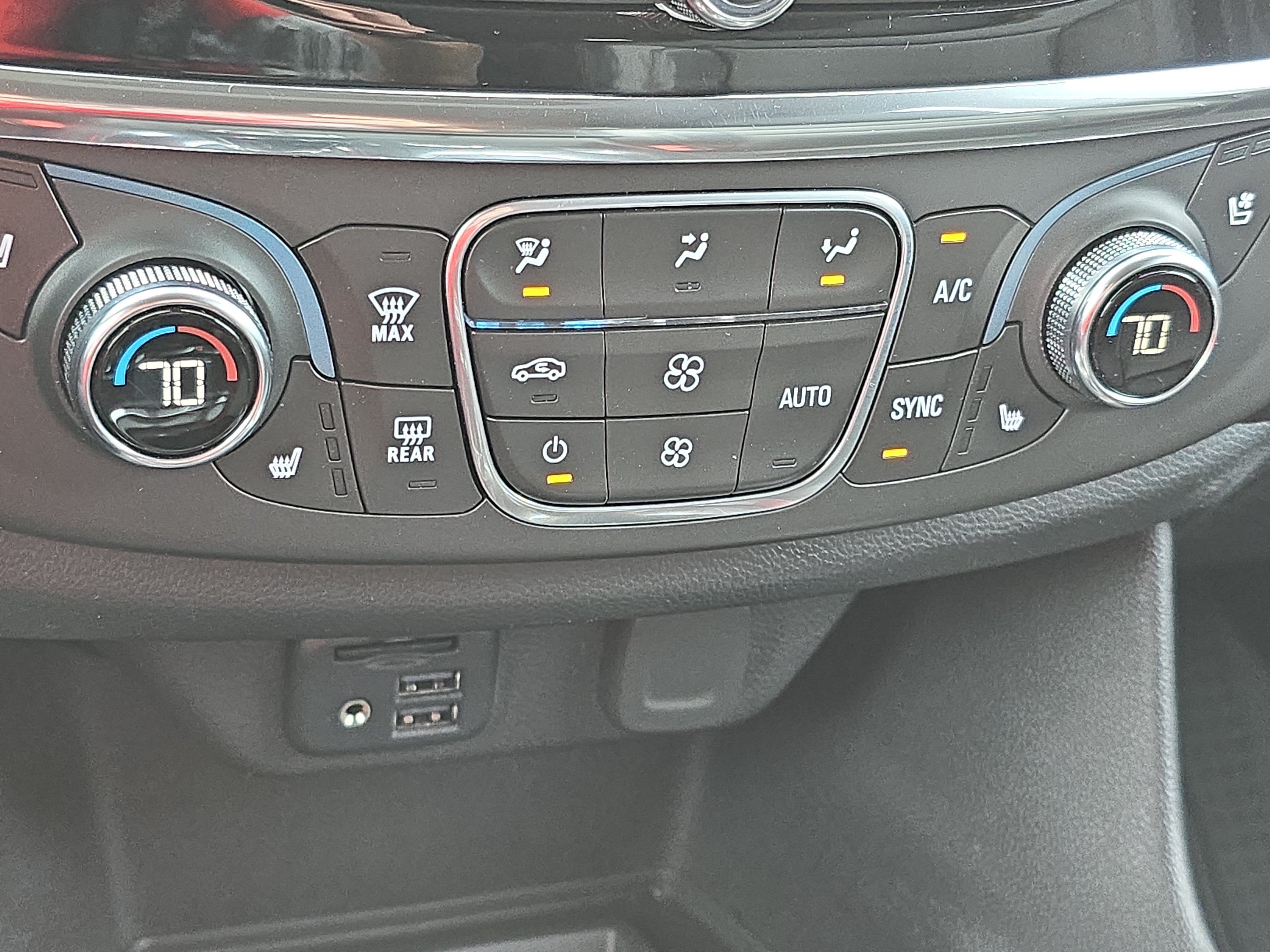 Used 2020 Chevrolet Traverse Premier w/ Redline Edition AWD/4WD image 26