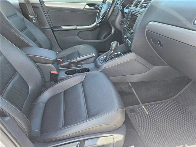 Used 2017 Volkswagen Jetta SE FWD image 20
