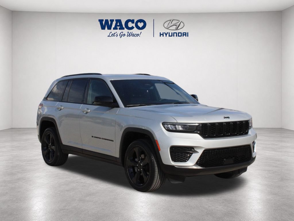 Used 2023 Jeep Grand Cherokee Altitude