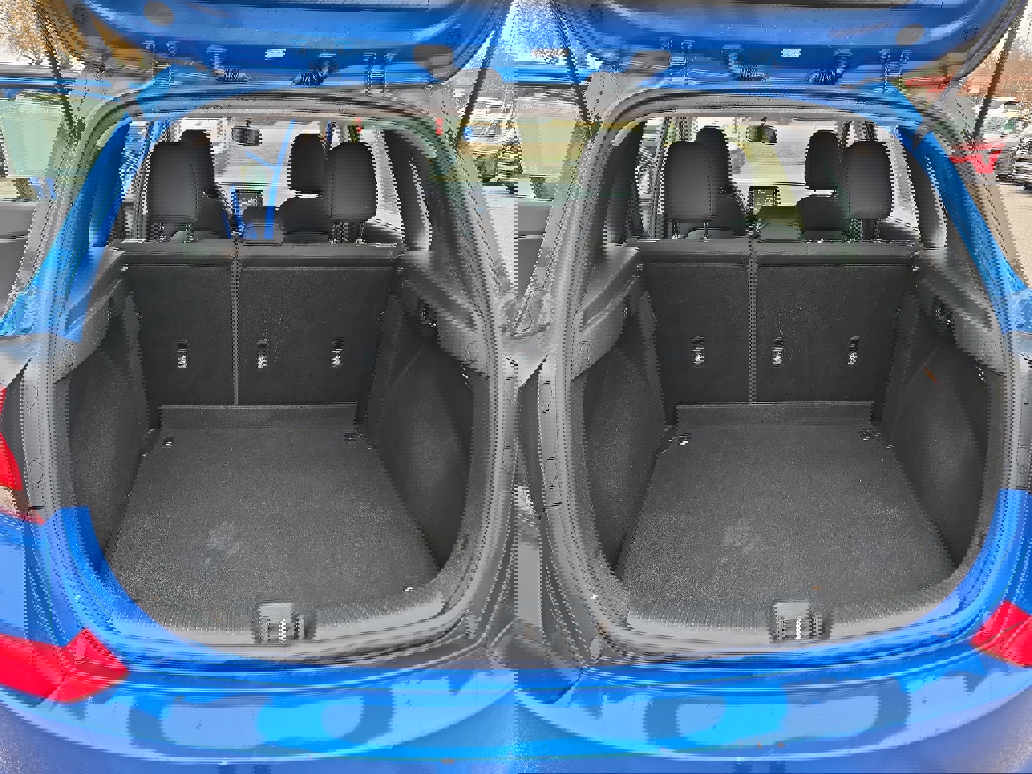 Used 2018 Hyundai Elantra GT image 13