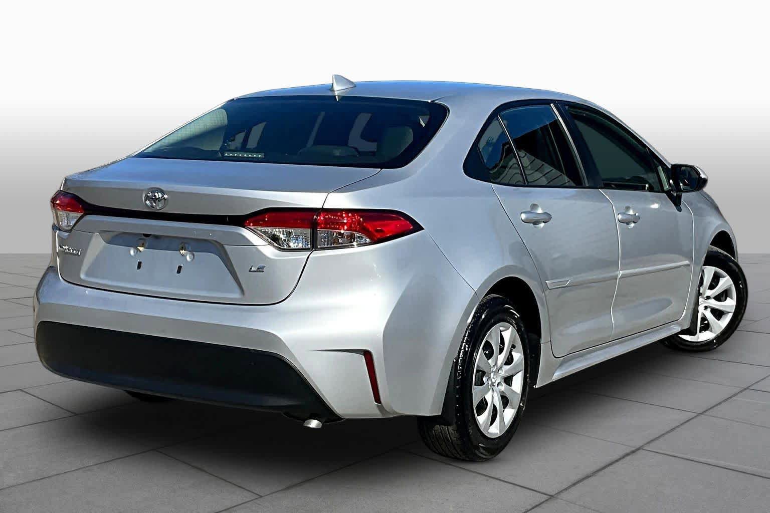 Used 2023 Toyota Corolla LE w/ Carpet Mat Package (TMS) image 13