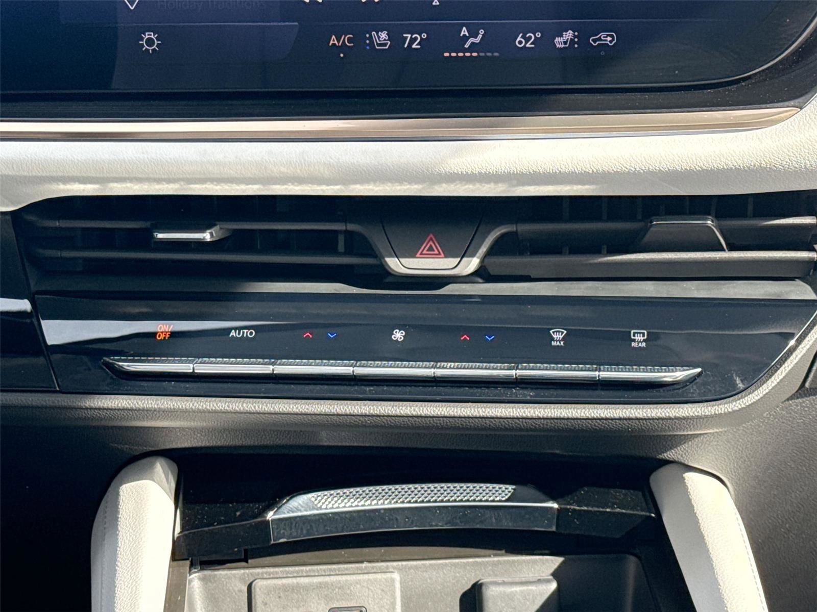 Used 2024 Buick Envision Avenir image 27