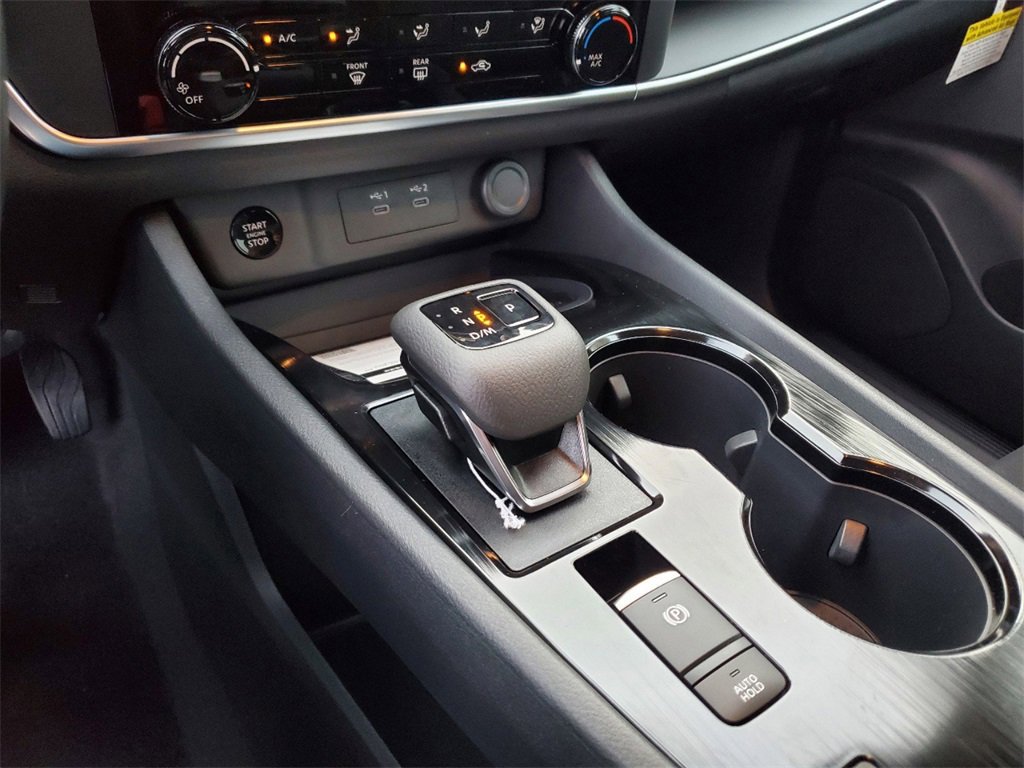 New 2025 Nissan Rogue S image 9