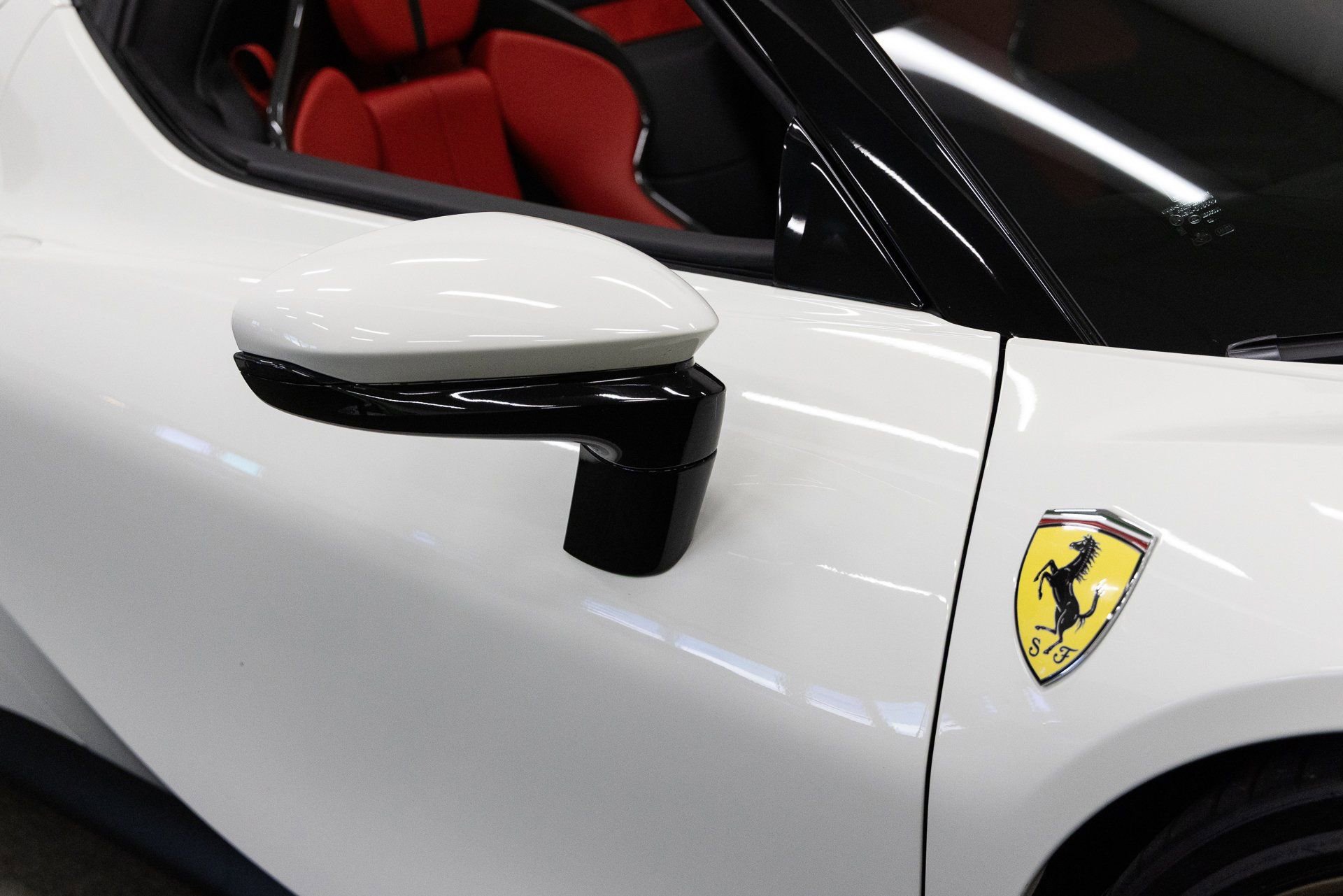 Used 2024 Ferrari SF90 Spider image 34