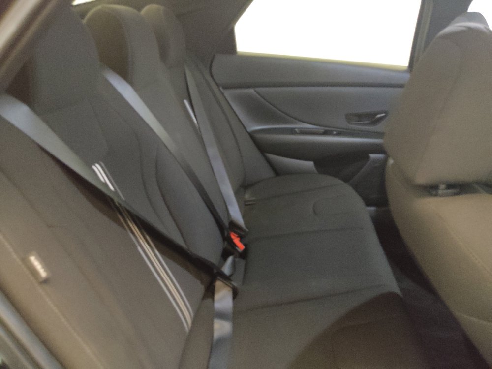 Used 2025 Hyundai Elantra Sport FWD image 19