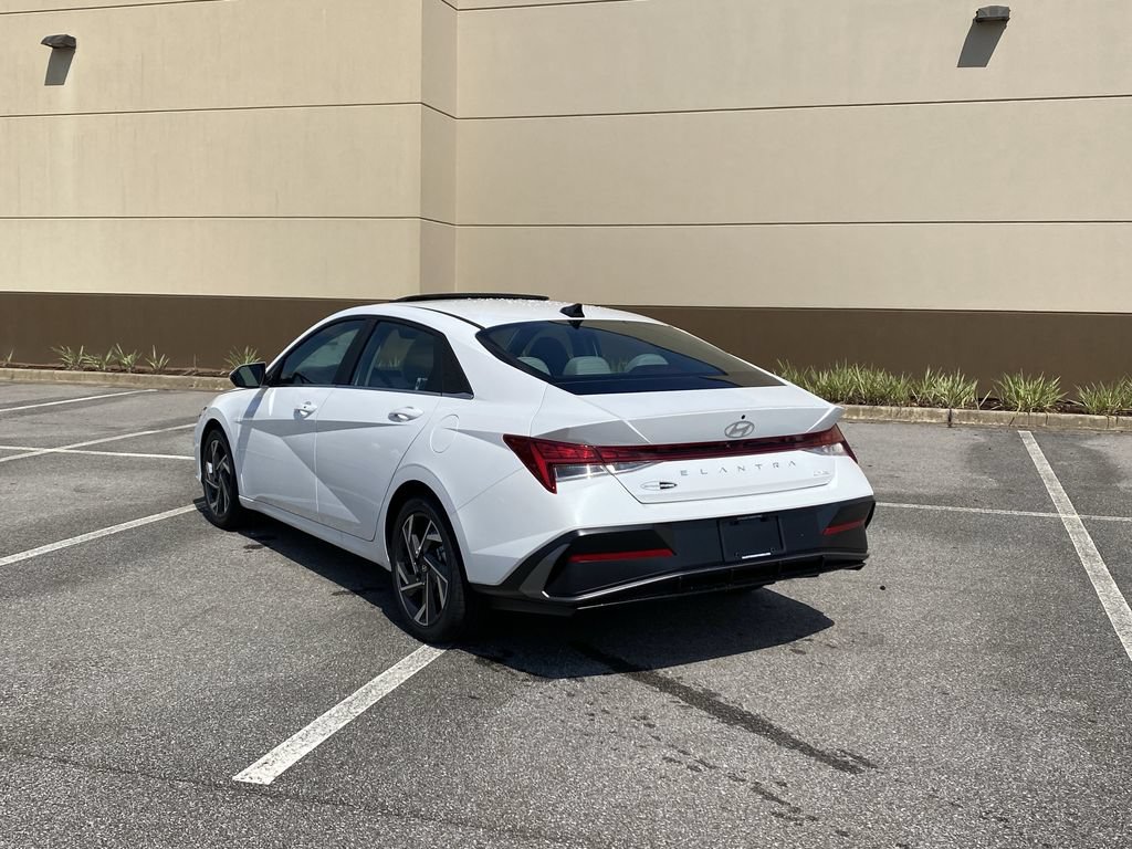 New 2026 Hyundai Elantra Limited FWD image 6