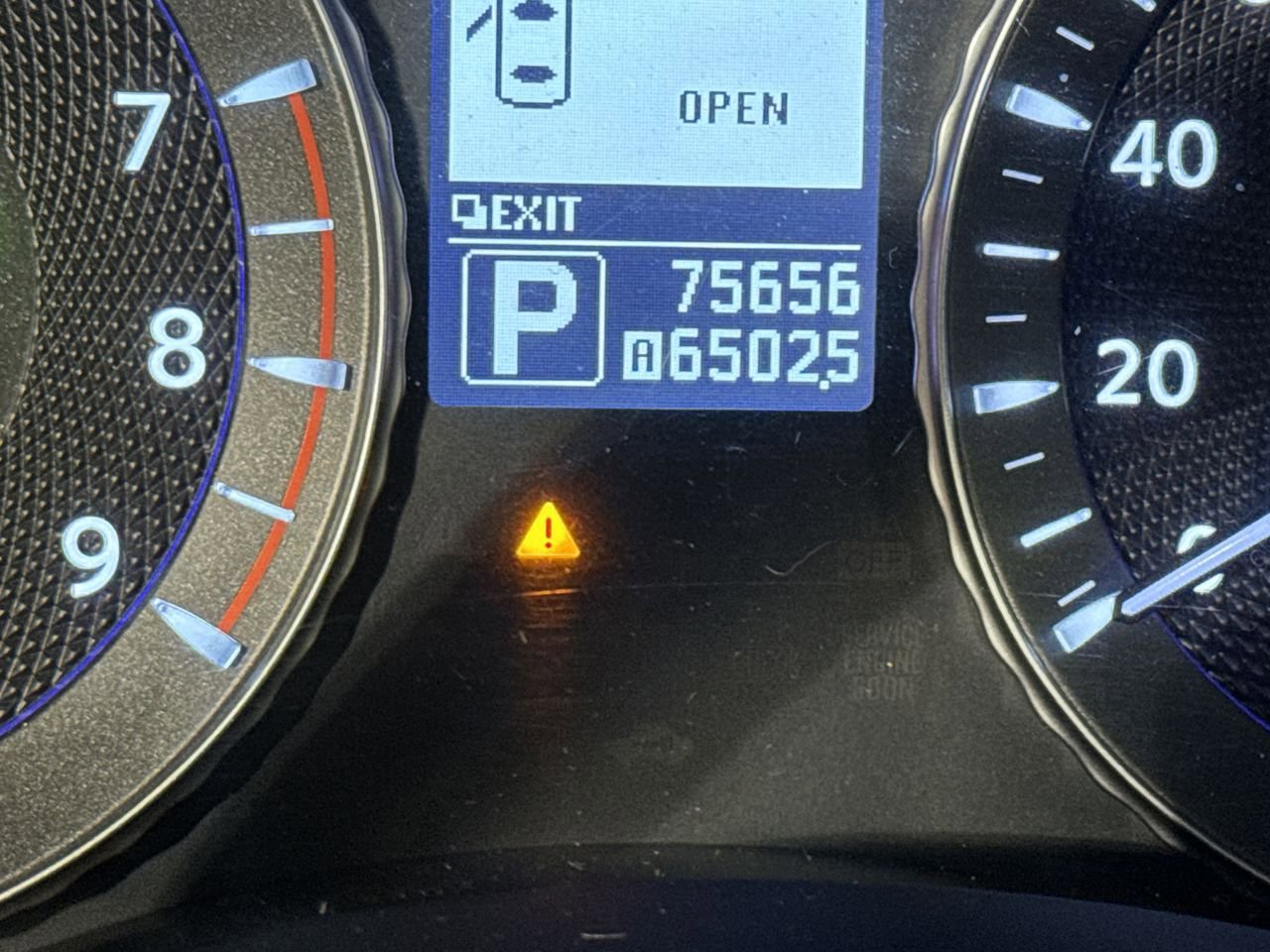 Used 2012 INFINITI M35 w/ Premium Pkg image 23