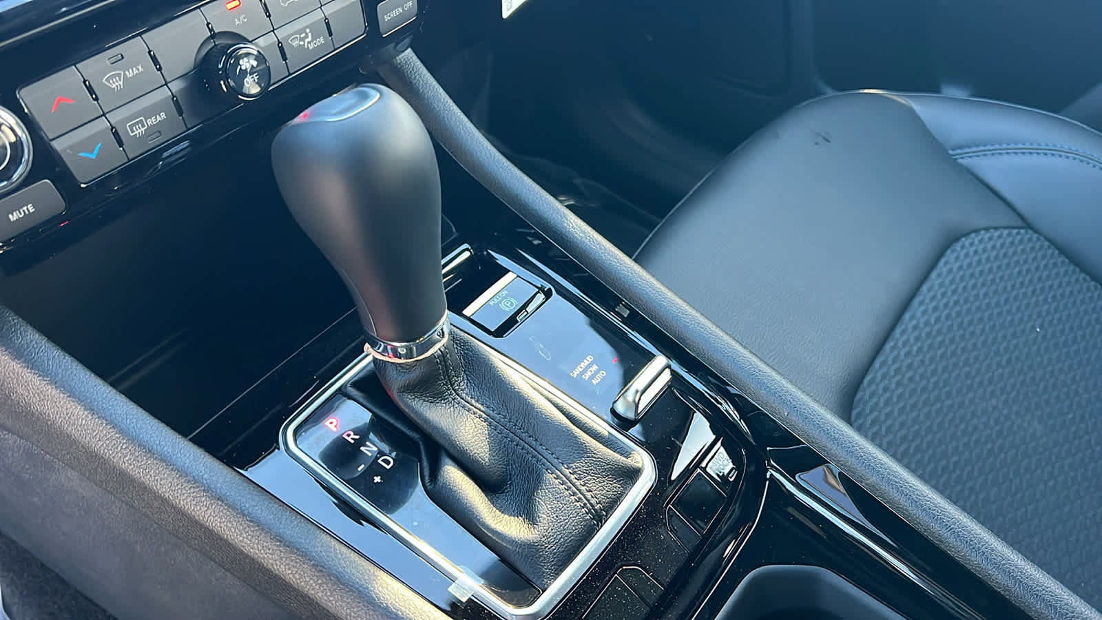 New 2026 Jeep Compass Latitude image 13