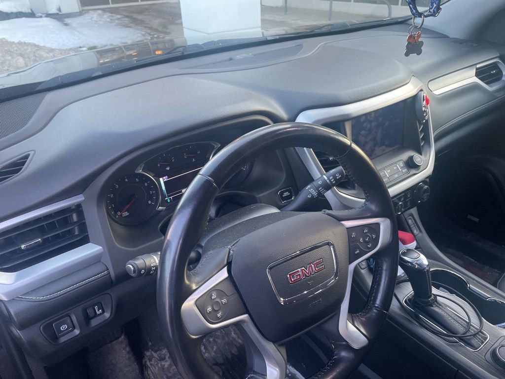 Used 2019 GMC Acadia SLT w/ Black Edition image 3
