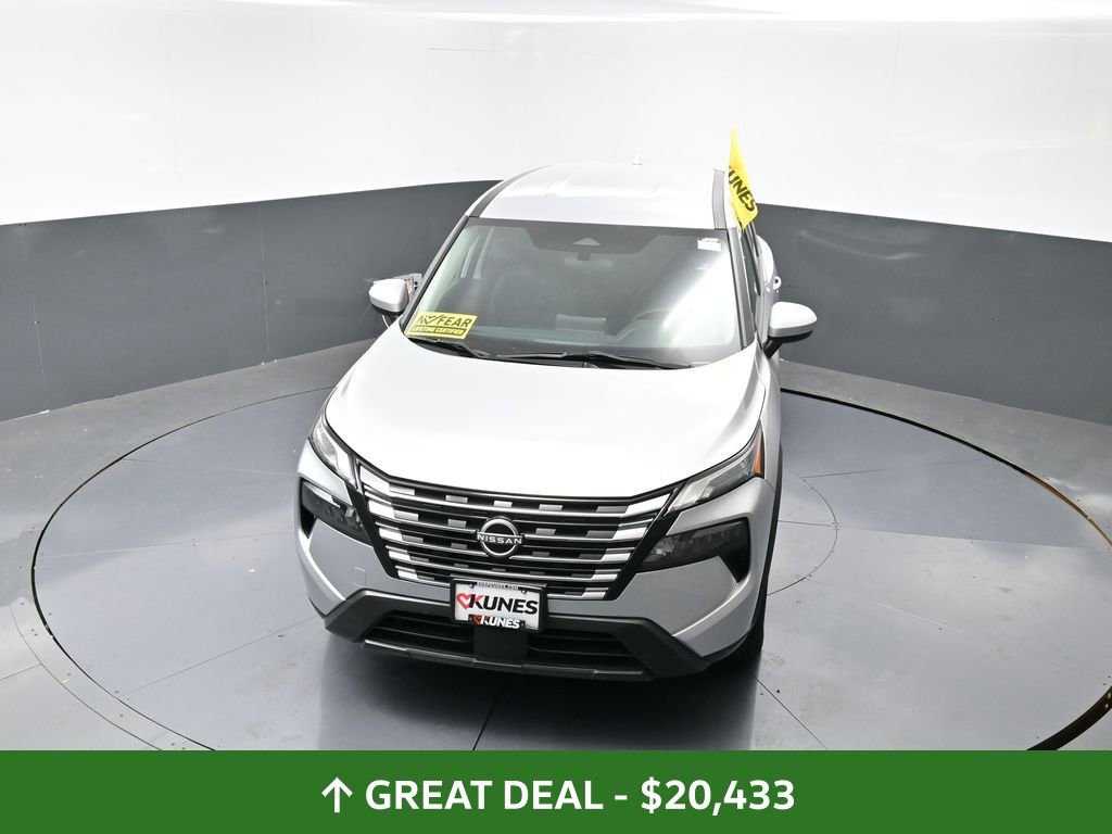 Used 2024 Nissan Rogue SV image 19