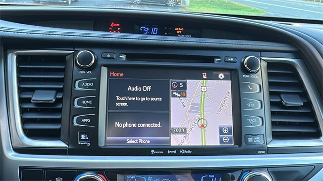 Used 2017 Toyota Highlander Limited image 10