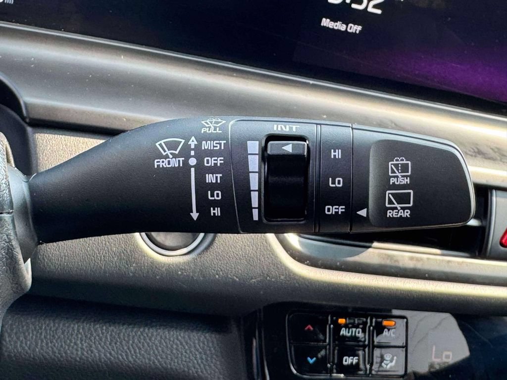 Used 2024 Kia Seltos SX w/ SX Sunroof Package AWD/4WD image 27
