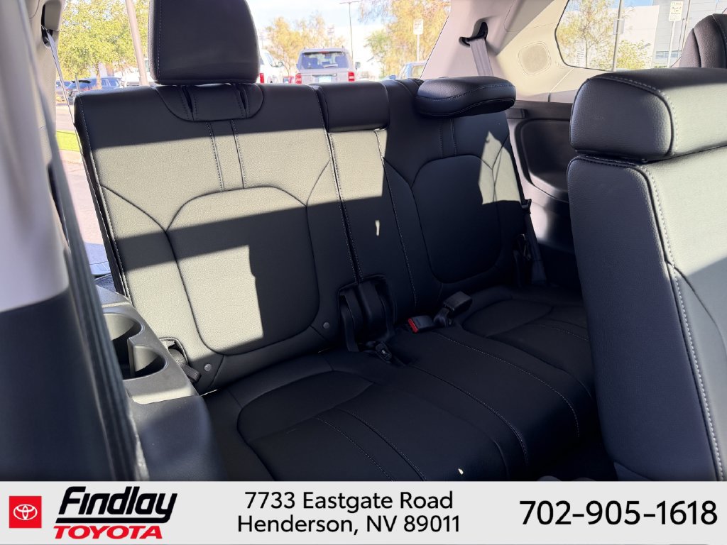 Used 2026 Honda Pilot Touring image 13