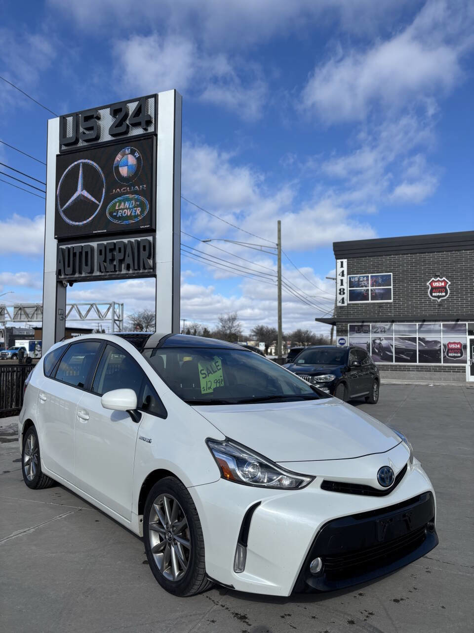 Used 2017 Toyota Prius V Five