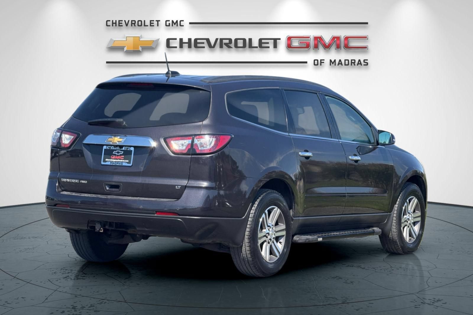 Used 2017 Chevrolet Traverse LT AWD/4WD image 3