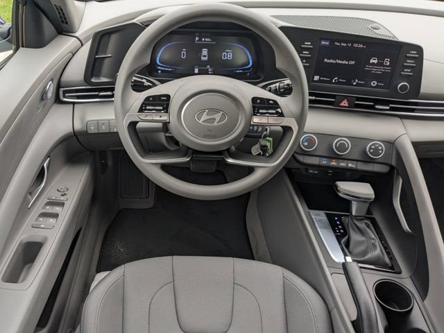 New 2026 Hyundai Elantra SE FWD image 15