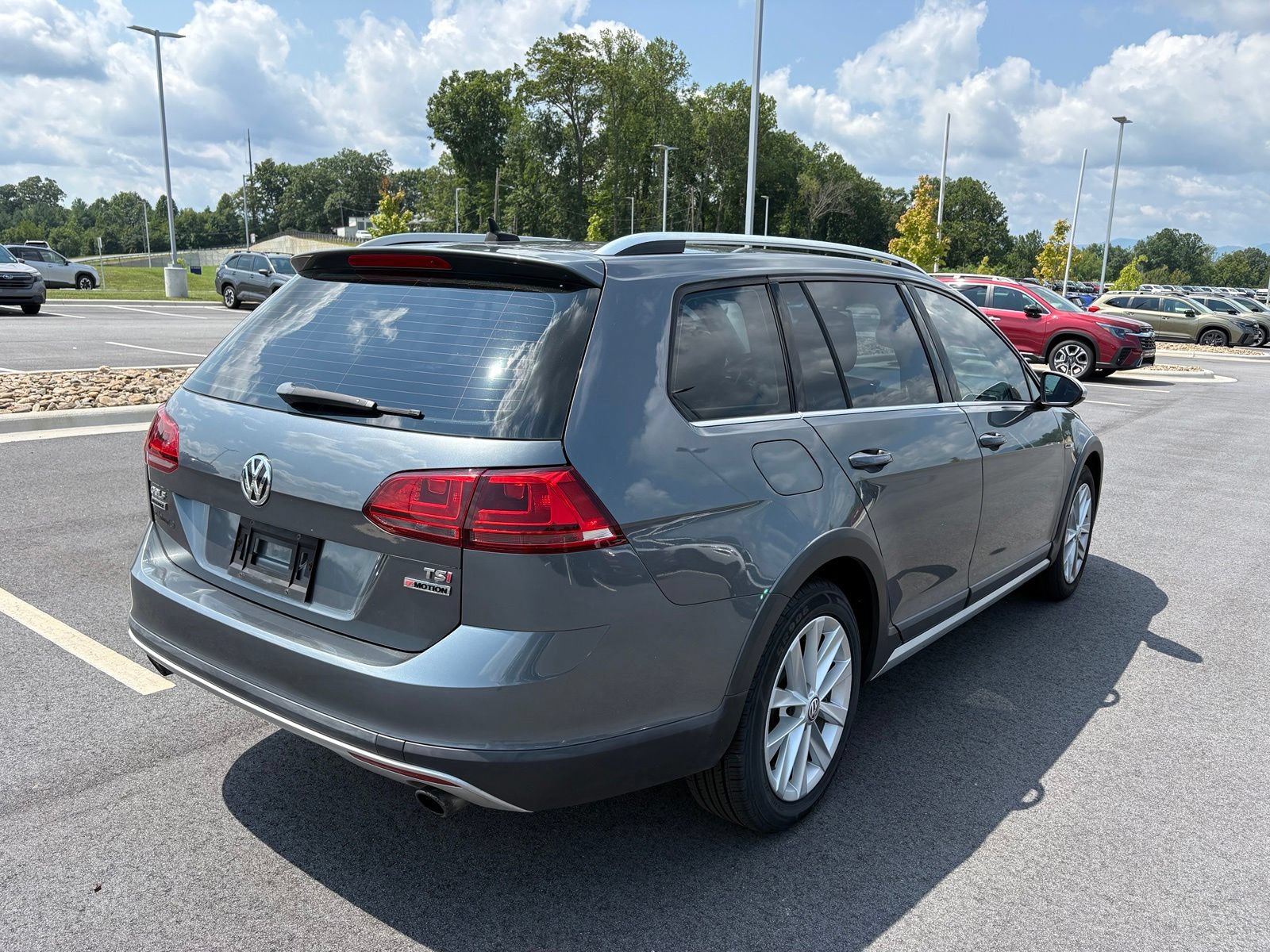 Used 2017 Volkswagen Golf Alltrack S AWD/4WD image 7