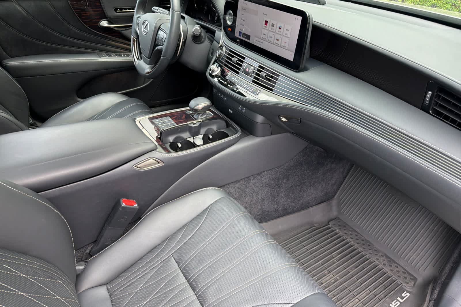Certified 2024 Lexus LS 500 w/ Interior Upgrade Package RWD image 16