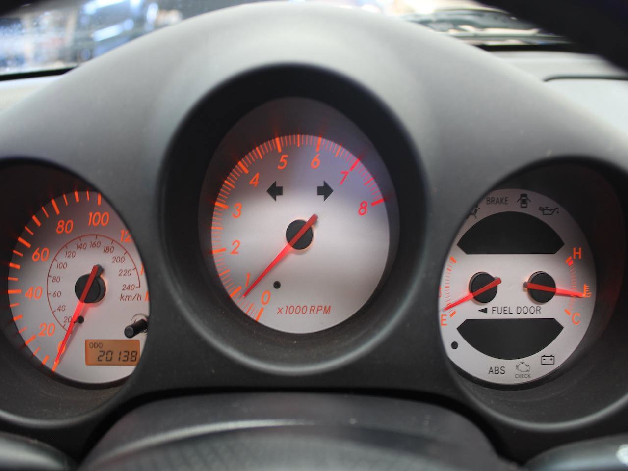 Used 2004 Toyota MR2 RWD image 8