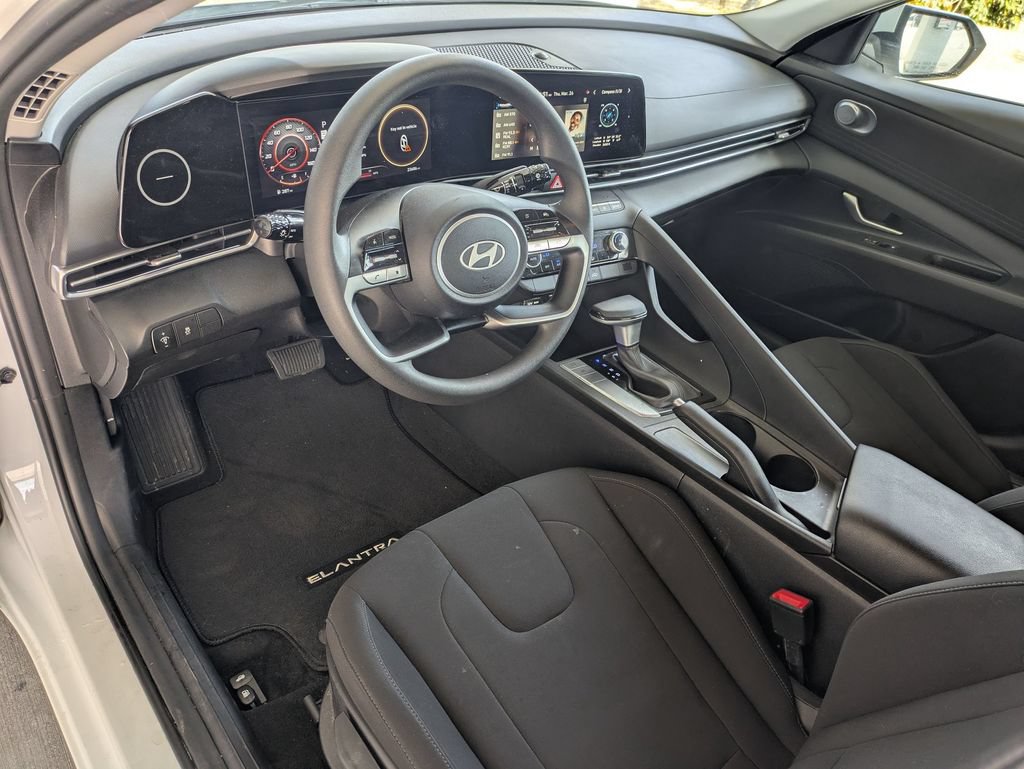 Used 2024 Hyundai Elantra SEL FWD image 38