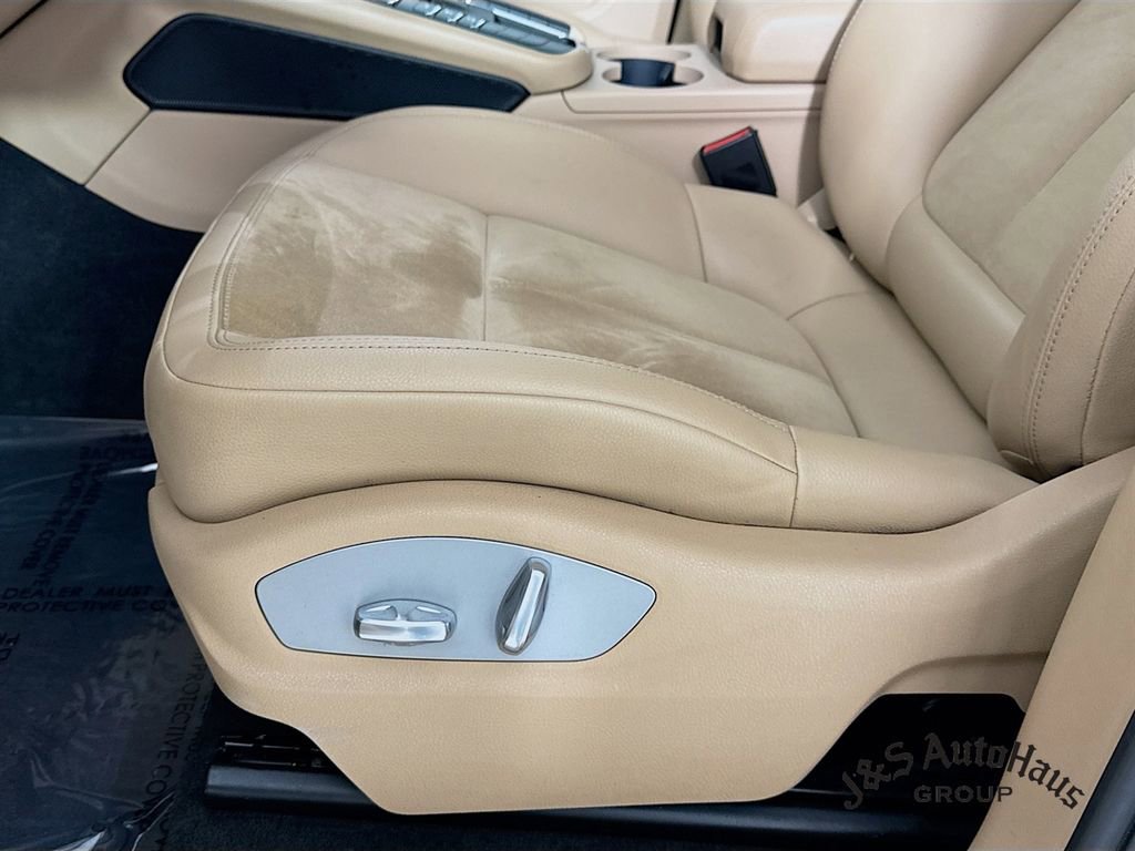 Used 2021 Porsche Macan image 25