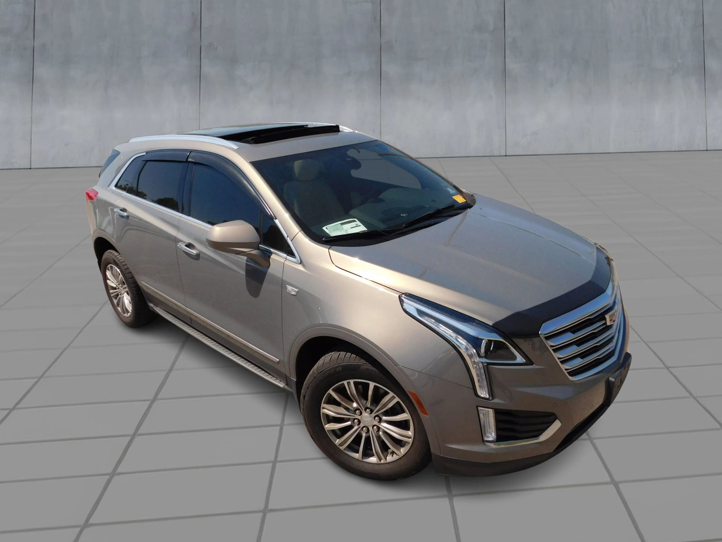 Used 2019 Cadillac XT5 Luxury AWD/4WD image 2