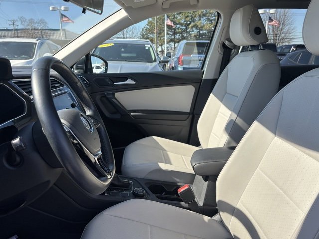 Used 2019 Volkswagen Tiguan SEL w/ 3rd Row Seat Package image 12