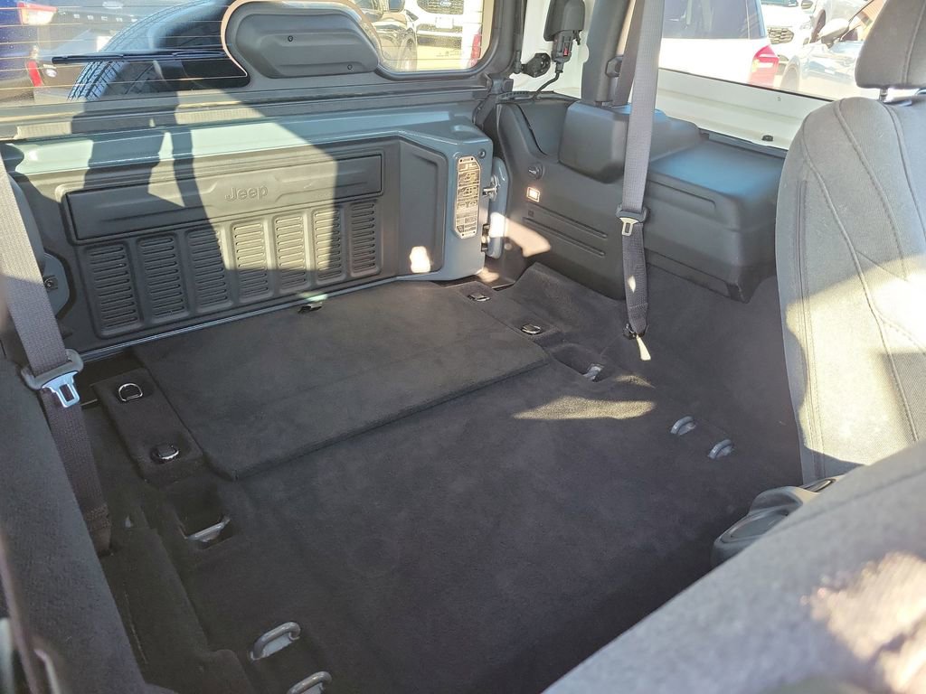 Used 2024 Jeep Wrangler Sport S image 16