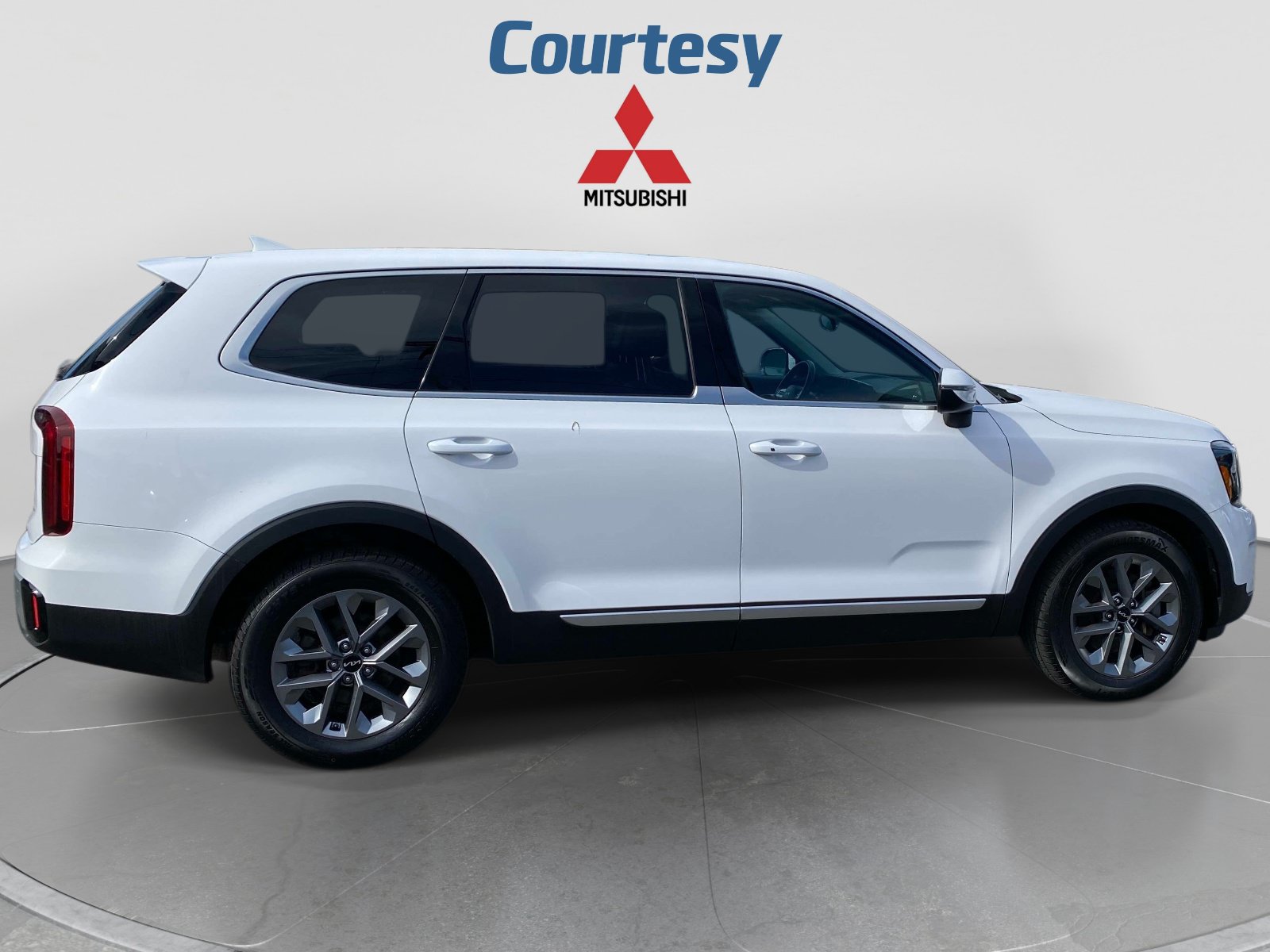 Used 2023 Kia Telluride LX AWD/4WD image 7