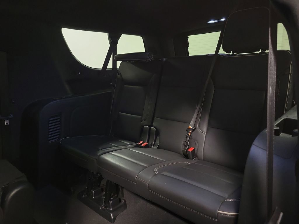 Used 2023 Chevrolet Suburban Premier image 24