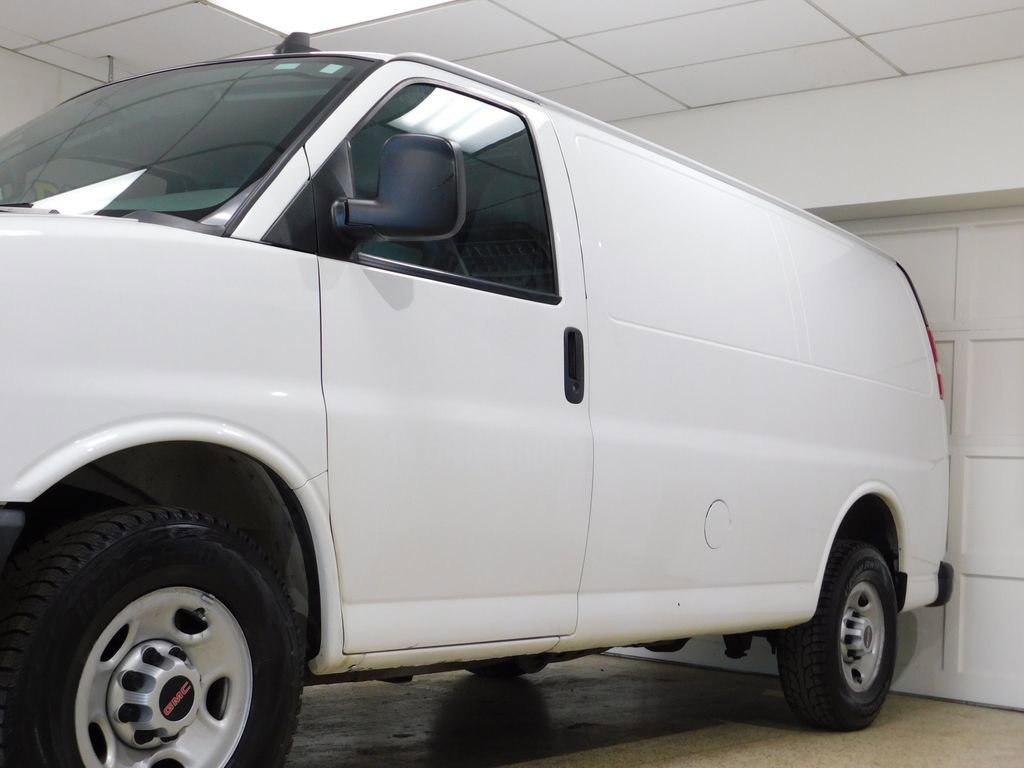 Used 2017 GMC Savana 2500 RWD image 18