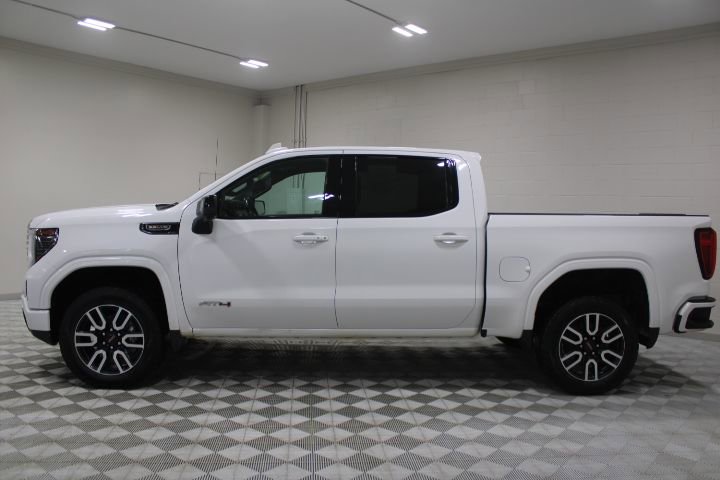 Used 2024 GMC Sierra 1500 AT4 w/ Technology Package image 8