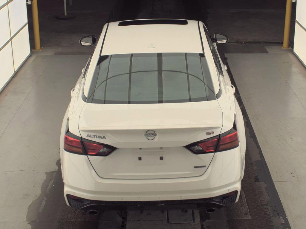 Used 2024 Nissan Altima 2.0 SR FWD image 6