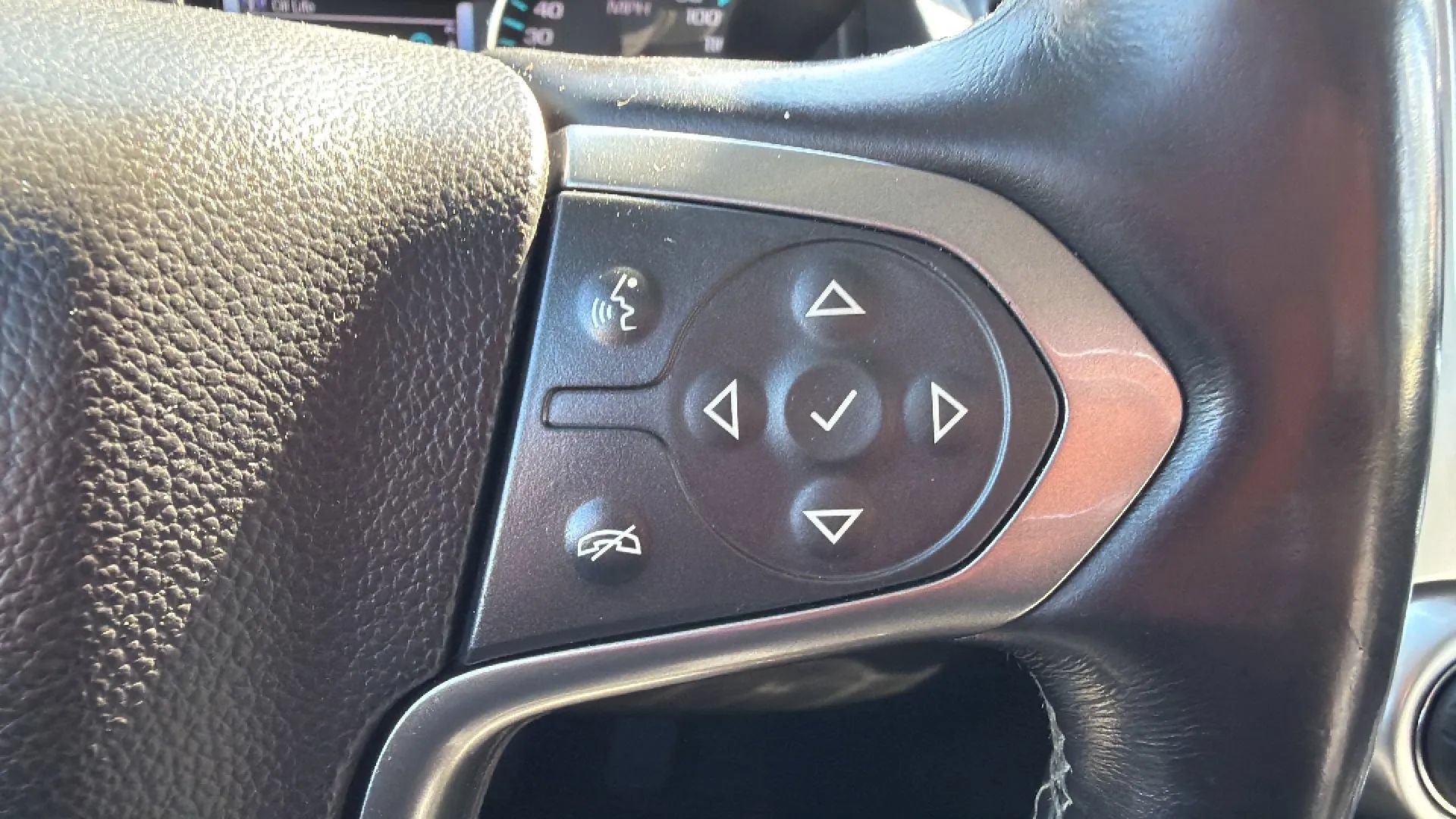 Used 2018 Chevrolet Suburban Premier AWD/4WD image 11
