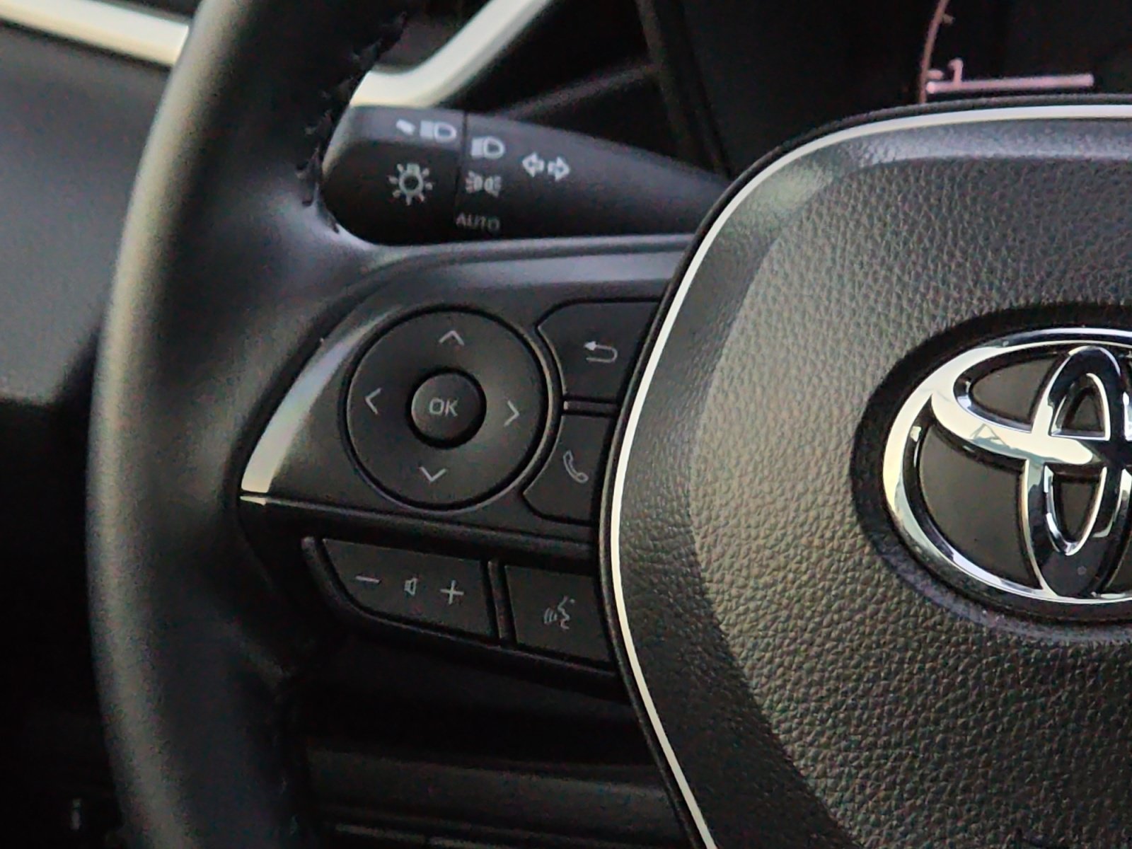 Used 2025 Toyota Corolla SE FWD image 22