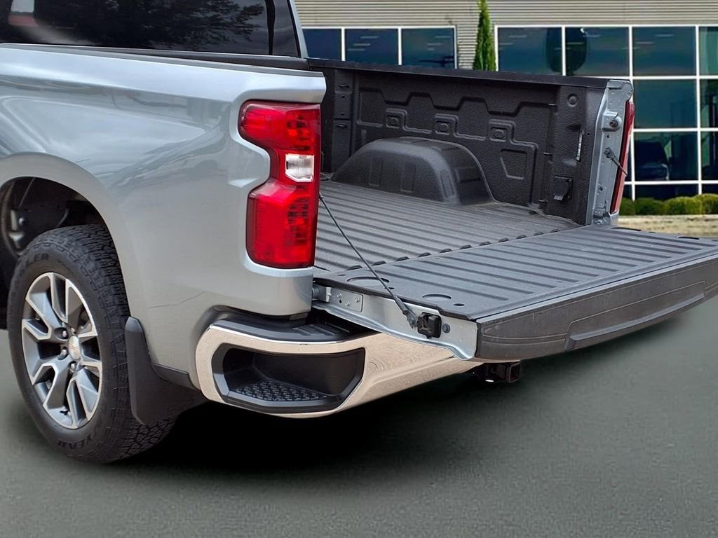Used 2024 Chevrolet Silverado 1500 LT AWD/4WD image 28
