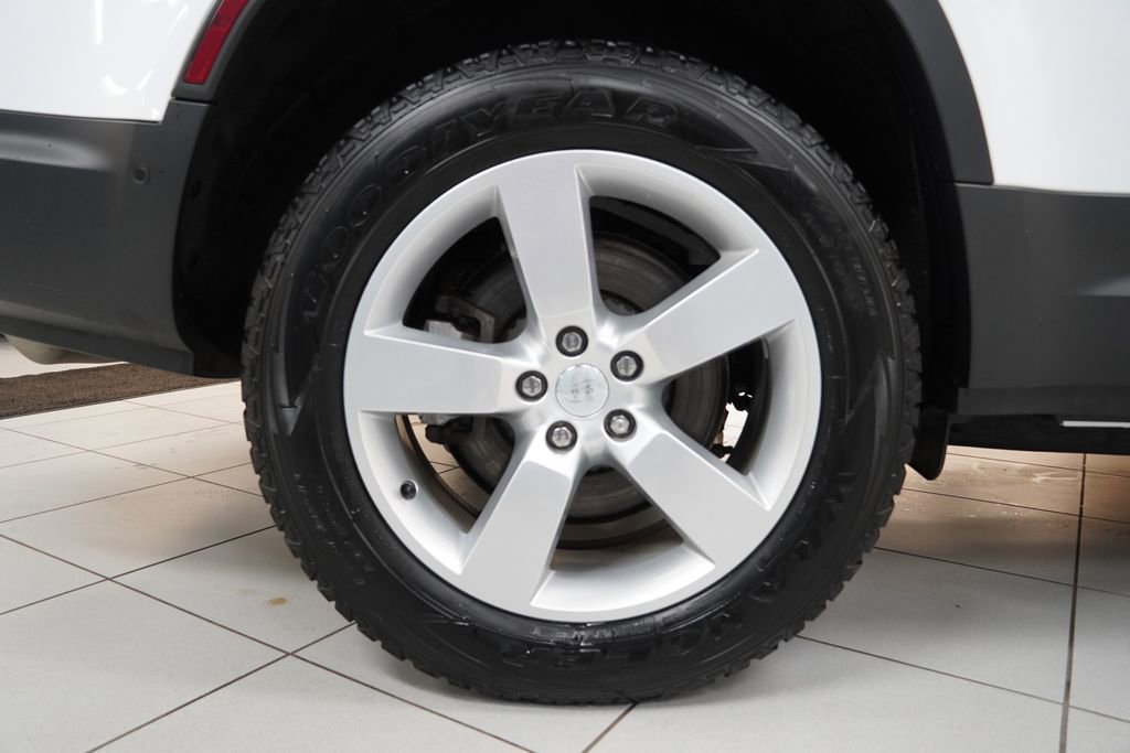 Used 2024 Land Rover Defender 130 S image 28