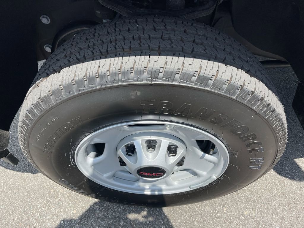 Used 2025 GMC Sierra 2500 Pro w/ Convenience Package image 30