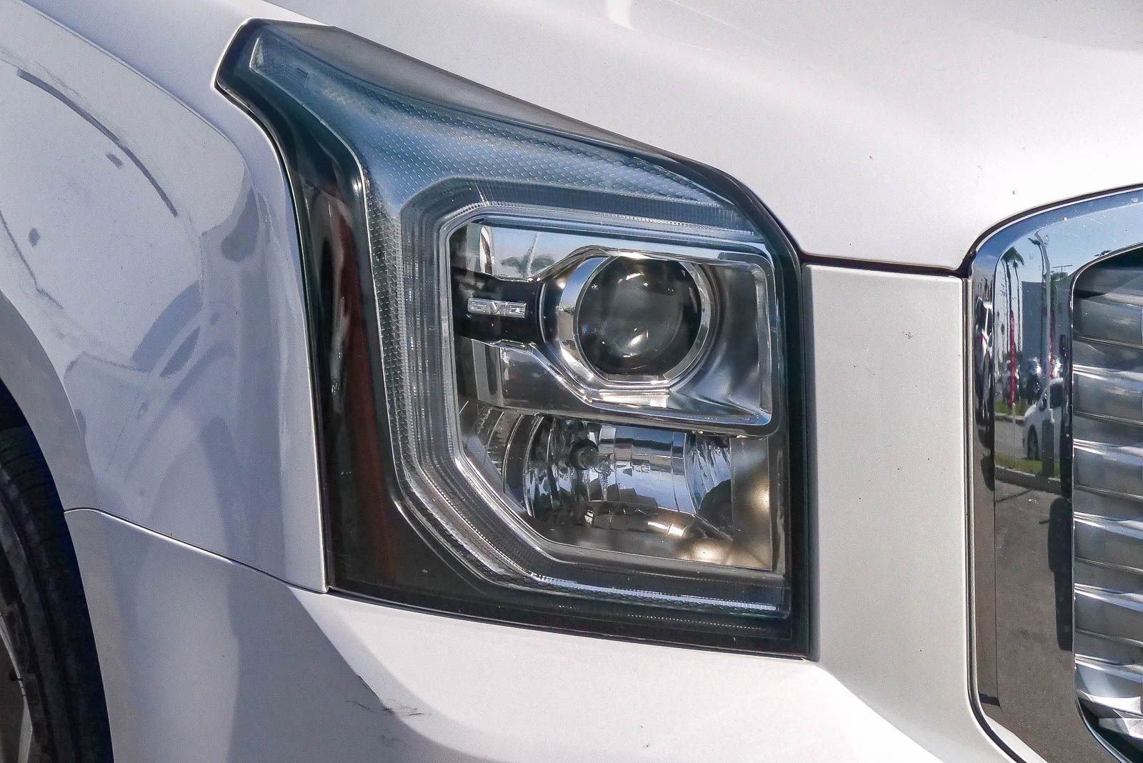 Used 2017 GMC Yukon XL Denali RWD image 4